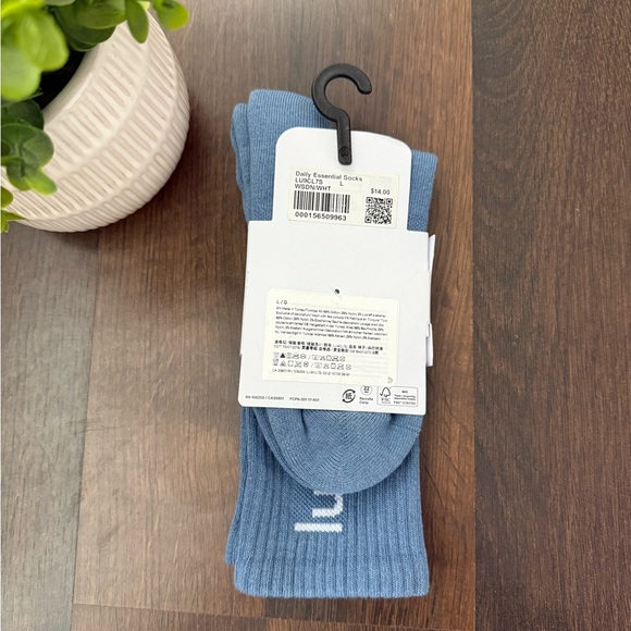 🆕 Lululemon Daily Essential Socks - Picture 3 of 6